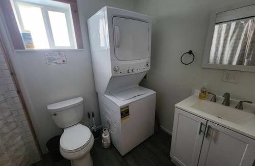 Badger Cabin | Charming 1-bedroom cabin in delightful North Pole with heat