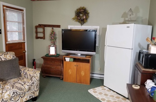Waterville Cottage | Charming 1-bedroom cottage in delightful Waterville with AC