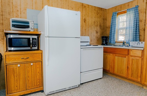 Northfork Cabin | Charming 1-bedroom cabin in Crumpler minutes from HMT's Indian Ridge trailhead