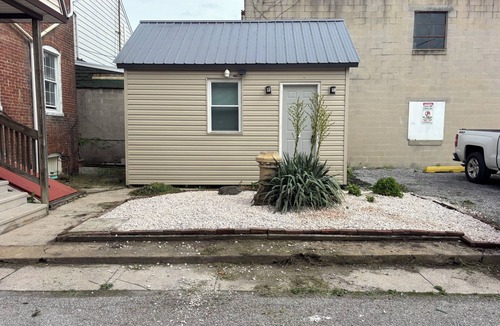 Hanover Cottage | Charming 1-bedroom cottage with AC, WiFi in downtown Hanover, PA