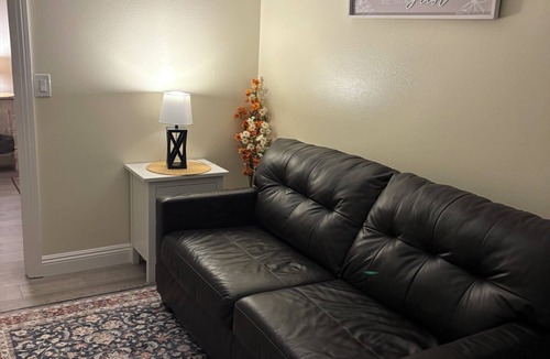 Oxnard Apartment | Charming 1-bedroom cozy apartment in enchanting Oxnard with AC