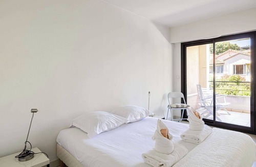 Prado - Republique Apartment | Charming 1 bedroom flat with balcony/pool - Cannes