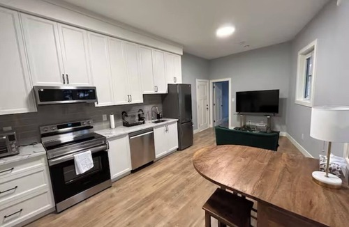 Steveston House | Charming 1-bedroom guesthouse in Richmond perfect for a relaxing stay