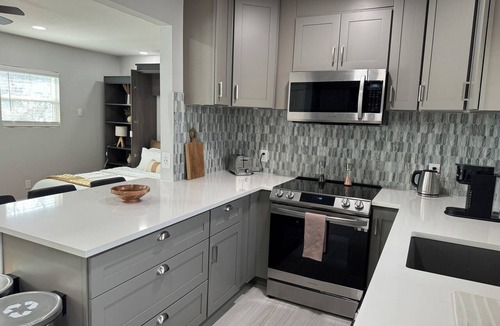 Hancock Apartment | Charming 1-bedroom Guesthouse in Central Austin