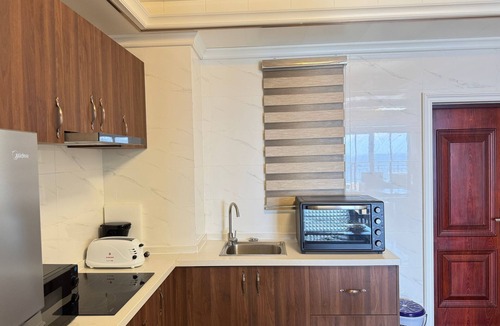 Challengers Hotel | Charming 1-bedroom hotel in fabulous Trinity with AC