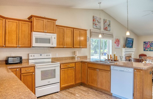 St. Cloud House | Charming 1-bedroom house in pleasant St. Cloud within close distance to Parks