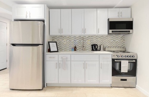 Baldwin Harbor House | Charming 1-bedroom house in Baldwin by the Water