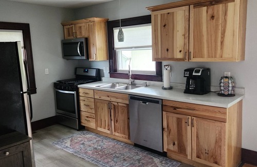 Thorp House | Charming 1-bedroom house in brilliant Thorp with WiFi, AC