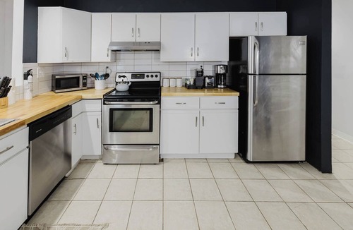 Downtown Buffalo House | Charming 1-bedroom Loft House with WiFi, AC in Buffalo near hospital & downtown