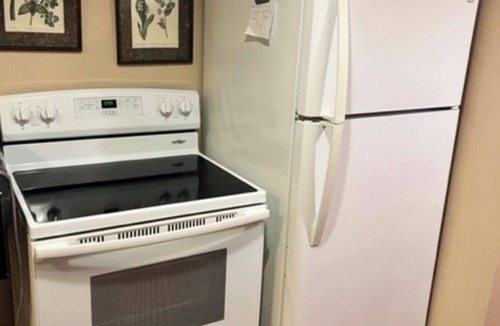 Yorktown Apartment | Charming 1-Bedroom Spacious Basement Close to DC - Pets Allowed.