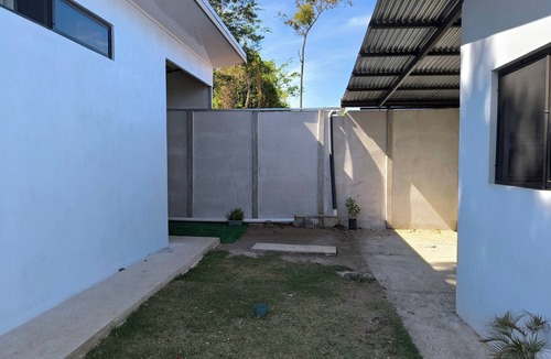 Tilaran Apartment | Charming 1-bedroom studio in wonderful Tilaran with WiFi