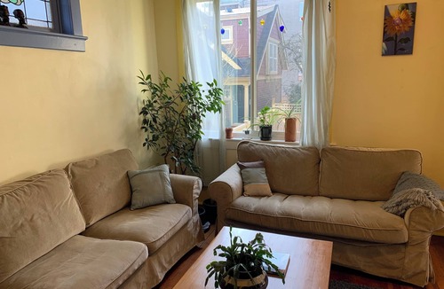 Kitsilano House | Charming 1-bedroom suite in character home. WiFi and AC in marvelous Kitsilano