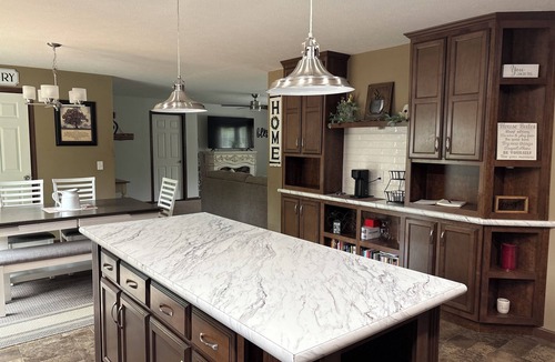 Bloomington House | Charming 1-bedroom house in Bloomington 6 min from campus. with all amenities