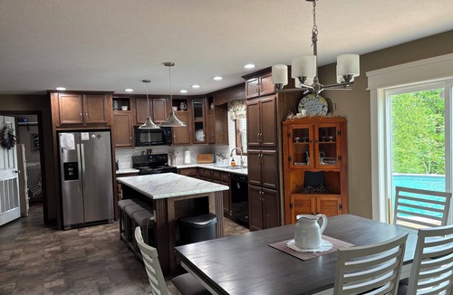 Bloomington House | Charming 1-bedroom house in Bloomington 6 min from campus. with all amenities