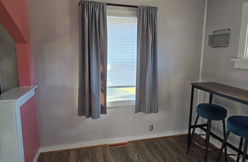 Cedar Rapids House | Charming 1-bedroom house the Live Well Nook with WiFi in Cedar Rapids