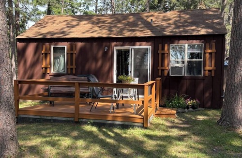 Park Rapids Cabin | Charming 1-bedroom cabin in wonderful Park Rapids with AC & WIFI. includes Dock.