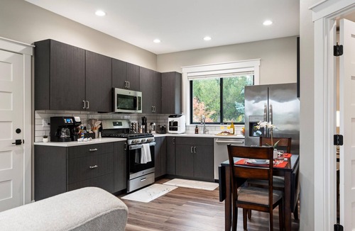 Walla Walla Cottage | Charming 1-bedroom cottage near downtown Walla Walla with FIRE PIT, HOT TUB