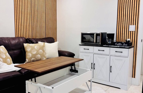 Palm Springs Apartment | Charming 1 BR-1BH Studio with free WiFi and AC Easy Access to PBI & I-95
