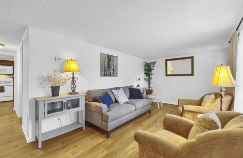 Scotch Plains Apartment | Charming 1-BR 1st Flr apt in Scotch Plains - Full Kitchen on a quiet cul-de-sac