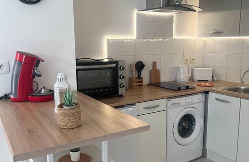 Cambo-les-Bains Apartment | Charming 1-BR Apt in Quiet Area, 20 mins Walk to Center, Parking, WiFi, Pet-Friendly, Terrace