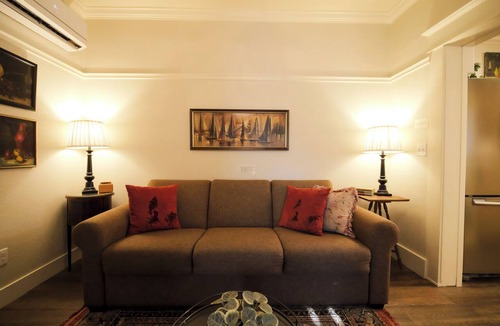 Siskiyou-Hargadine Historic District Apartment | Charming 1 BR Orliena Suite in historic downtown Ashland, OR. Walk to the Oregon Shakespeare Festival, shops, and dining. Features a kitchenette, plush queen bed, and shared hot tub access. Dog friendly!