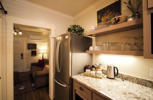 Siskiyou-Hargadine Historic District Apartment | Charming 1 BR Orliena Suite in historic downtown Ashland, OR. Walk to the Oregon Shakespeare Festival, shops, and dining. Features a kitchenette, plush queen bed, and shared hot tub access. Dog friendly!