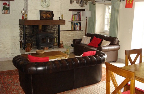 Le Theil-Bocage House | Charming 17th Century Normandy Longere in Valdallière, Calvados. Cozy Retreat!