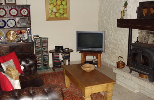 Le Theil-Bocage House | Charming 17th Century Normandy Longere in Valdallière, Calvados. Cozy Retreat!