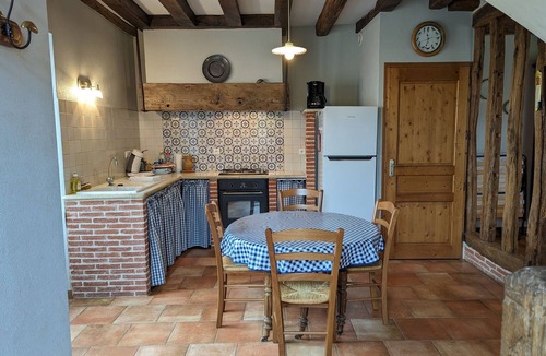 Lorcy Cottage | Charming 17th-Century Country House with Garden, BBQ, Terrace, and Ping-Pong Near Fontainebleau