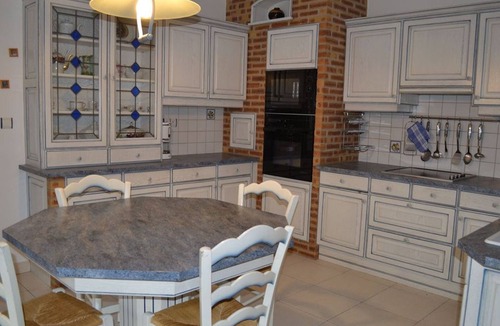 Esse Cottage | Charming 17th-Century Home with Pool, Fireplace, and Games - Accessible and Pet Friendly