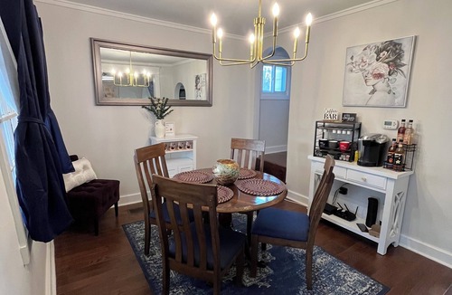 Williamsville House | Charming 1830’s Cottage in Williamsville – Steps from Glen Falls & Main Street