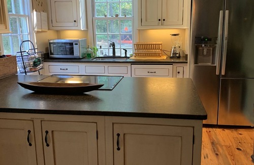 Opelika House | Charming 1850s Powledge House on Expansive Grounds Near Auburn University