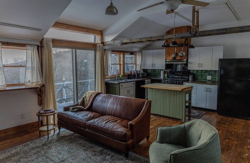 Cornwallville House | Charming 1850s Ski Retreat Mountain Views Pet Friendly!