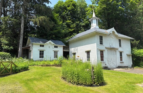 Hamden House | Charming 1886 Victorian Retreat in the Catskills - Hamden, NY