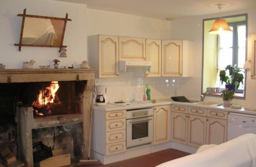 Pervencheres Cottage | Charming 18th-century cottage with garden, pets allowed