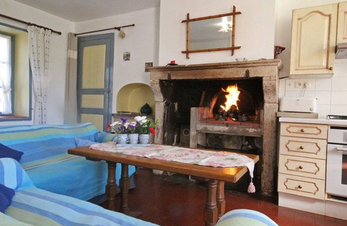 Pervencheres Cottage | Charming 18th-century cottage with garden, pets allowed