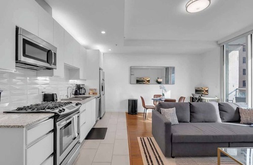 Downtown Tulsa Apartment | Charming 1BD/1BA Getaway in Tulsa with Gym