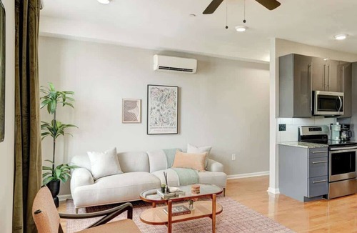 Rittenhouse Row Apartment | Charming 1BDR With King Bed in Rittenhouse Square