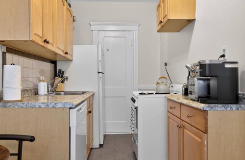 North Brookline Apartment | Charming 1BR Apt in Boston w/ROKU TV!