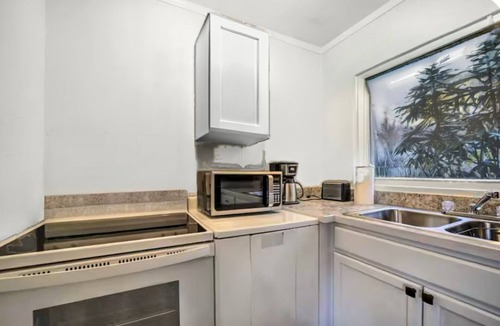 Maggie Valley Cottage | Charming 1BR Cottage by Blue Ridge Pkwy & Smokey Mountains