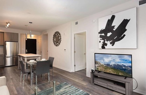 Reston Apartment | Charming 1BR in the heart of RTC | Mins to Airport