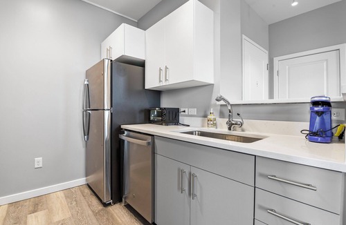 Everett Apartment | Charming 1BR Near Encore 2z43