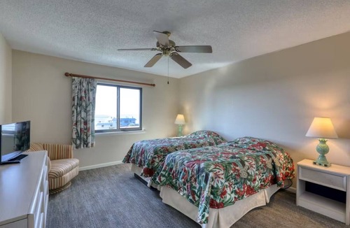 Indian Rocks Beach Resort | Charming 2-bedroom resort in fabulous Indian Rocks Beach with AC