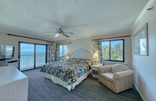 Indian Rocks Beach Resort | Charming 2-bedroom resort in fabulous Indian Rocks Beach with AC