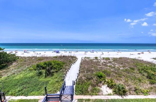 Indian Rocks Beach Resort | Charming 2-bedroom resort in fabulous Indian Rocks Beach with AC