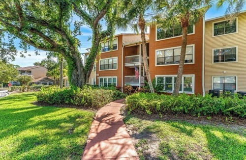 Merritt Island Condo | Charming 2-bd, 2-bath condo in gated community, dm for discount for 90 days +