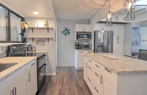 Estate Southgate Condo | Charming 2-bd condo in lovely Christiansted w/Beach access, Golf, Pickleball +