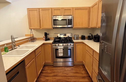 Silverdale House | Charming 2-bdrm townhome in Silverdale, minutes away from town-medical-Navy base