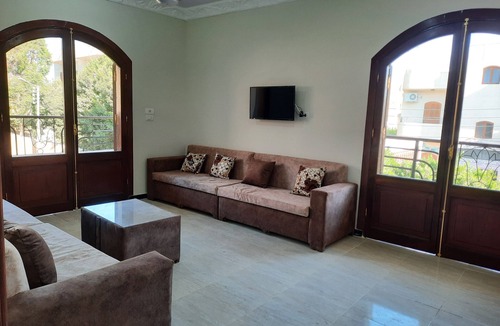 Luxor Apartment | Charming 2-bedroom apartment with WiFi, AC in wonderful Luxor Governorate .