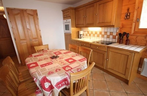 Bisanne 1500 Apartment | Charming 2-bedroom with garage and pets allowed